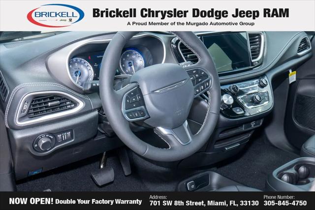 2027 Chrysler Pacifica Select