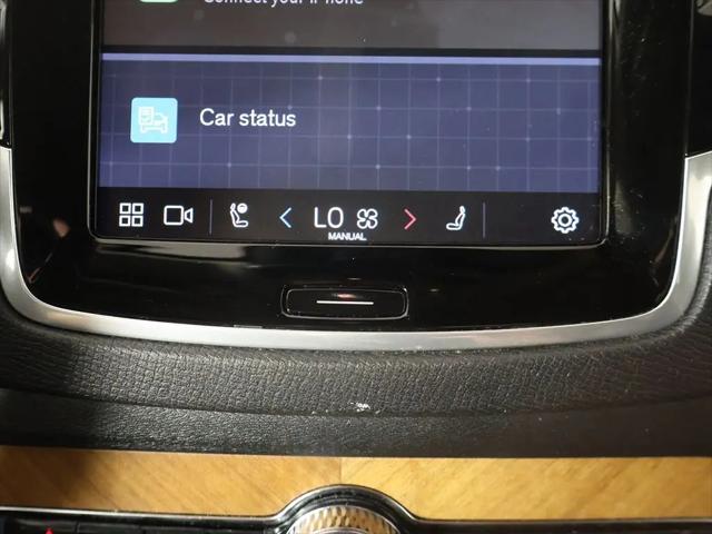 2024 Volvo XC90 B6 Plus Bright Theme 7-Seater