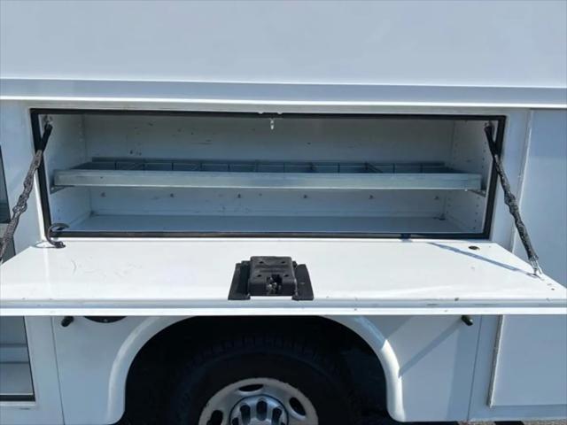 2021 GMC Savana Cutaway Work Van