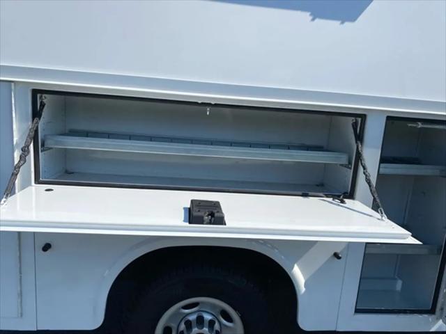2021 GMC Savana Cutaway Work Van