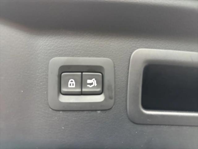 2025 Mazda X-90 Premium Plus Package