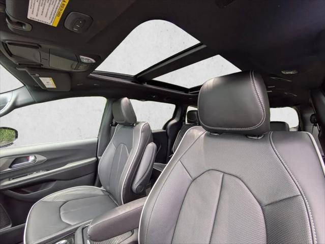 2027 Chrysler Pacifica Limited