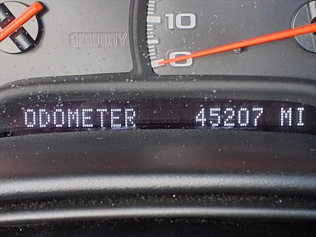 2004 Chevrolet Corvette Base