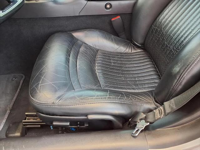 2004 Chevrolet Corvette Base