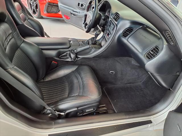 2004 Chevrolet Corvette Base