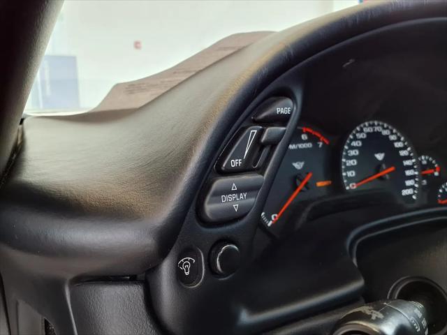 2004 Chevrolet Corvette Base
