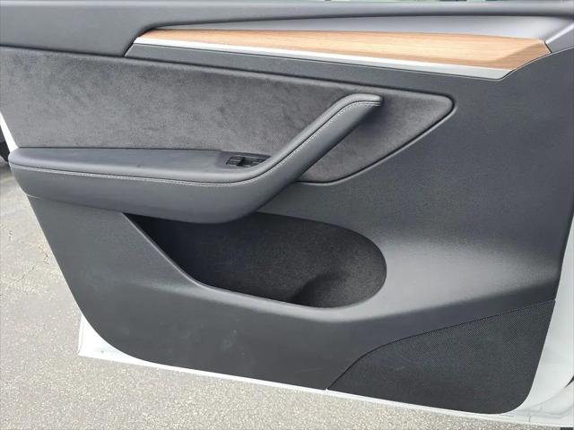 2025 Tesla Model Y Long Range Dual Motor Rear-Wheel Drive