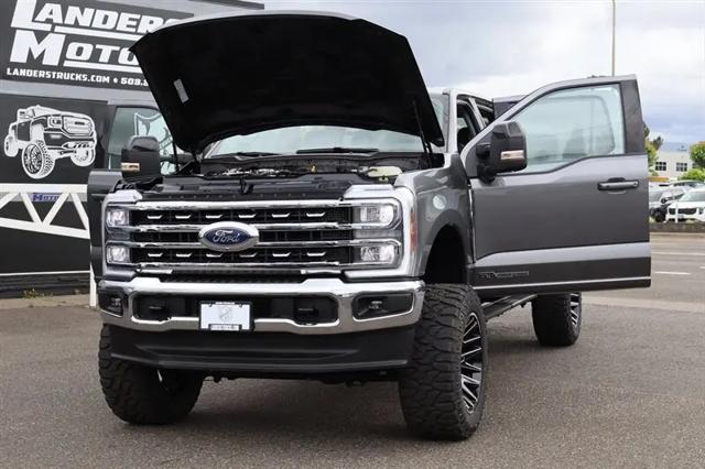 2025 Ford F-350 LARIAT