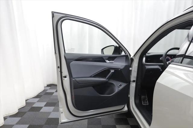 2025 Volkswagen Tiguan 2.0T SE R-Line Black