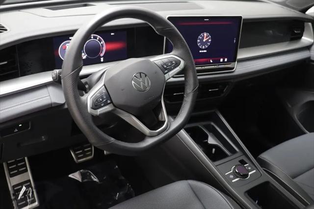 2025 Volkswagen Tiguan 2.0T SE R-Line Black