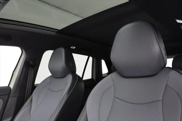 2025 Volkswagen Tiguan 2.0T SE R-Line Black