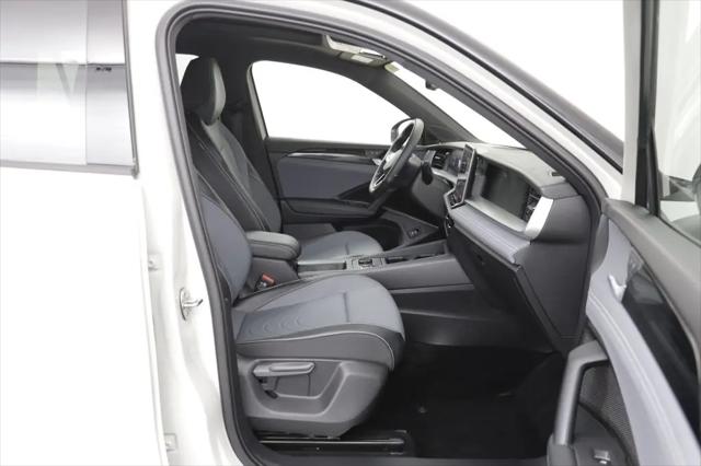 2025 Volkswagen Tiguan 2.0T SE R-Line Black