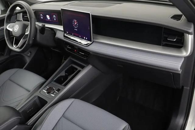 2025 Volkswagen Tiguan 2.0T SE R-Line Black