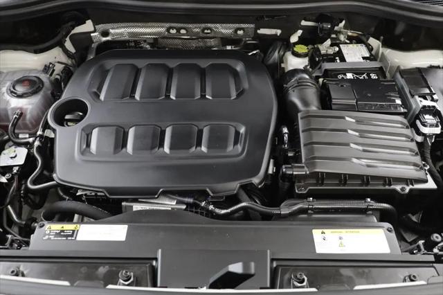 2025 Volkswagen Tiguan 2.0T SE R-Line Black