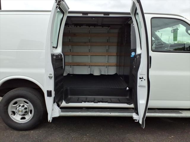 2024 Chevrolet Express Cargo Van RWD 2500 Regular Wheelbase WT