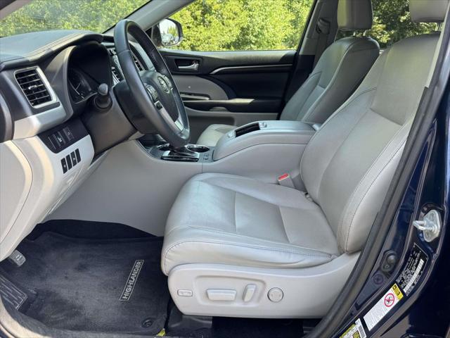 2016 Toyota Highlander Limited V6