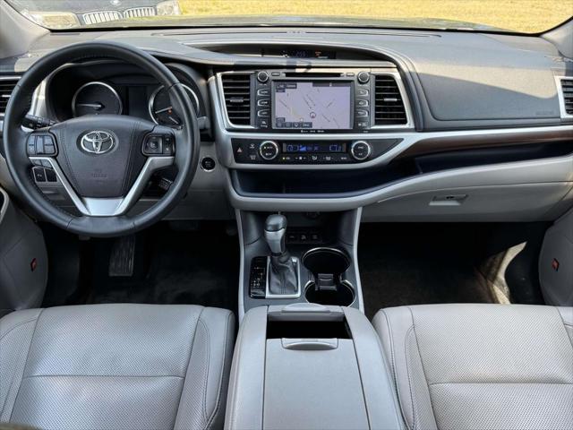 2016 Toyota Highlander Limited V6