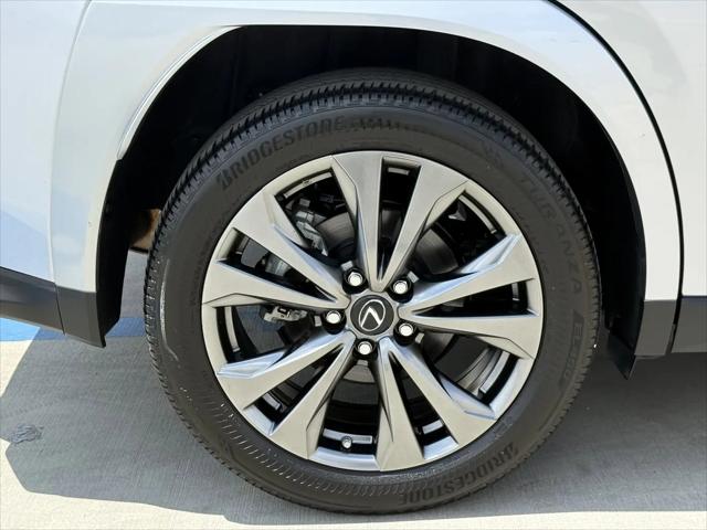2024 Lexus UX 250h F SPORT Design