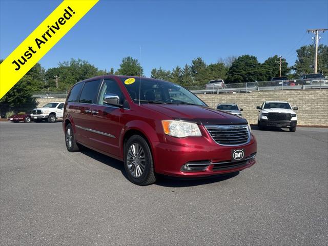 2014 Chrysler Town and Country Touring-L 2014 Chrysler Town and Country Touring-L