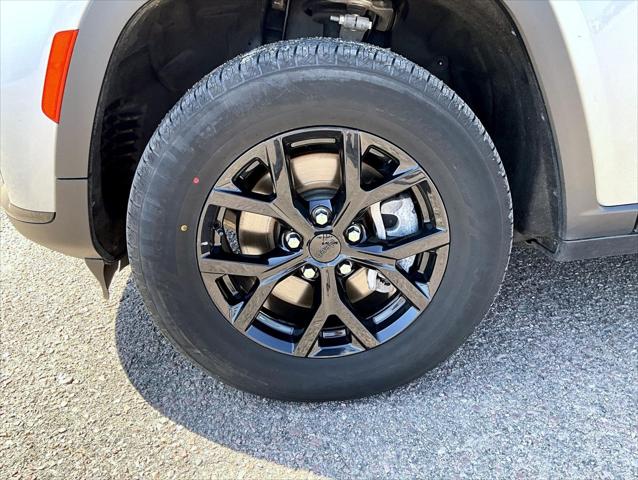 2024 Jeep Grand Cherokee L Altitude 4x4