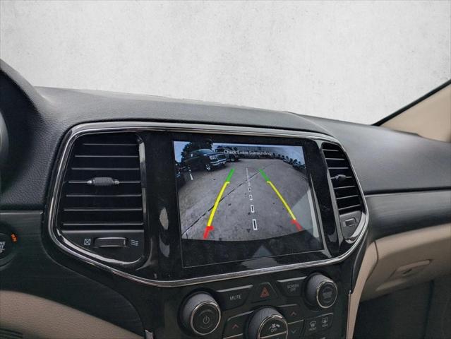 2022 Jeep Grand Cherokee Laredo E 4x4