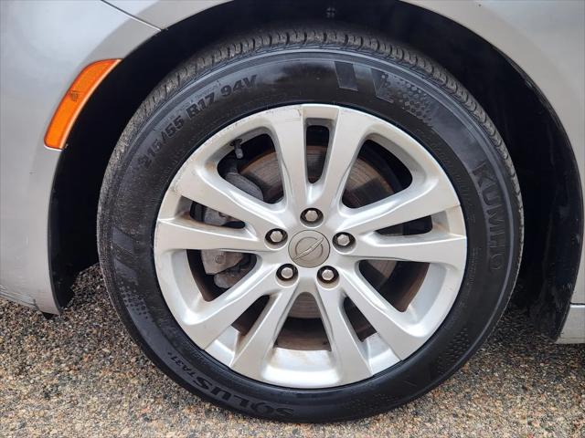 2016 Chrysler 200 Limited