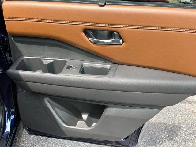 2024 Nissan Pathfinder Platinum 4WD