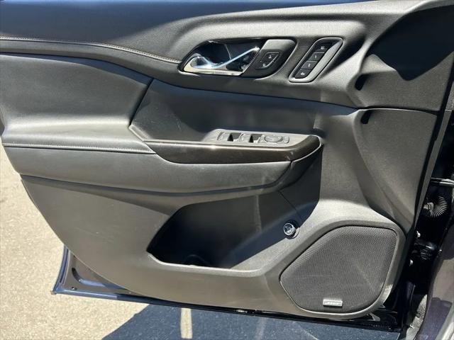 2022 GMC Acadia AWD AT4
