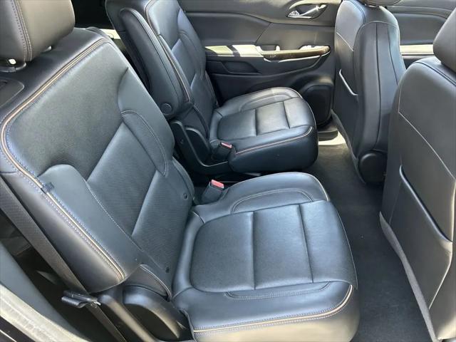 2022 GMC Acadia AWD AT4
