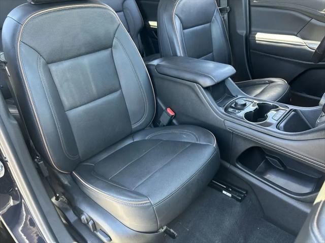 2022 GMC Acadia AWD AT4