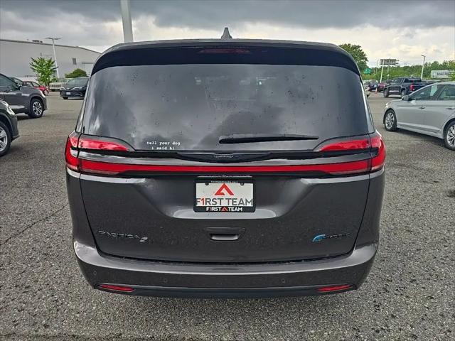 2022 Chrysler Pacifica Hybrid Limited