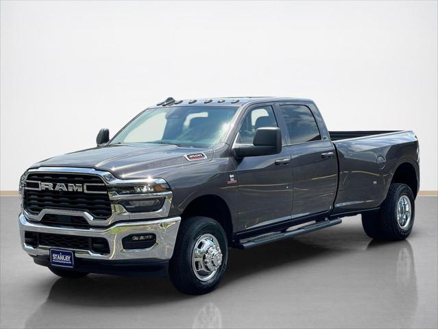 2026 RAM Ram 3500 RAM 3500 TRADESMAN CREW CAB 4X4 8 BOX