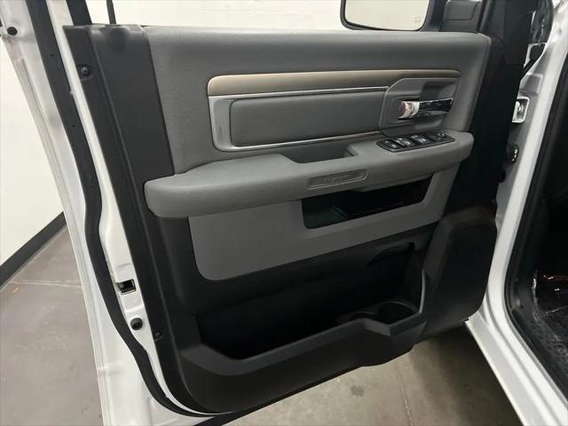2019 Ram 1500 Classic SLT Crew Cab 4x2 6'4" Box