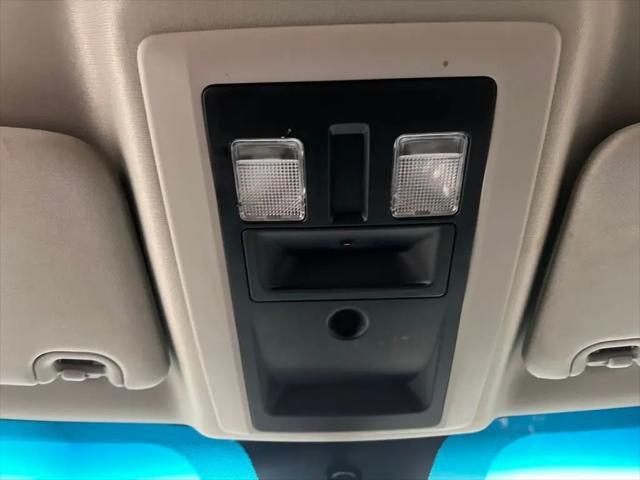 2019 Ram 1500 Classic SLT Crew Cab 4x2 6'4" Box