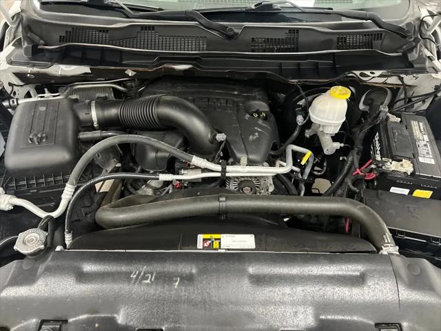 2019 Ram 1500 Classic SLT Crew Cab 4x2 6'4" Box