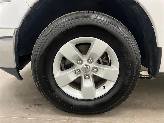 2019 Ram 1500 Classic SLT Crew Cab 4x2 6'4" Box