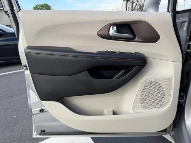 2017 Chrysler Pacifica Touring-L