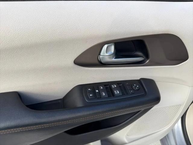 2017 Chrysler Pacifica Touring-L