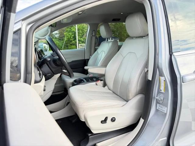 2017 Chrysler Pacifica Touring-L