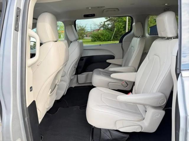 2017 Chrysler Pacifica Touring-L