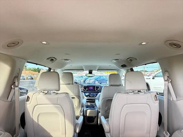 2017 Chrysler Pacifica Touring-L