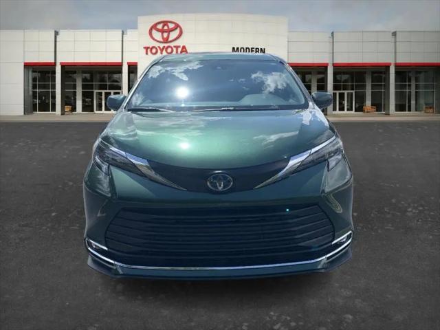 2024 Toyota Sienna XLE