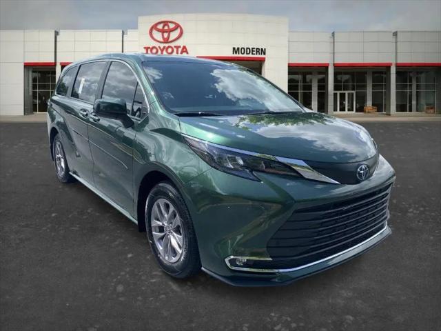 2024 Toyota Sienna XLE