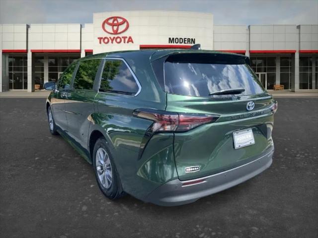 2024 Toyota Sienna XLE