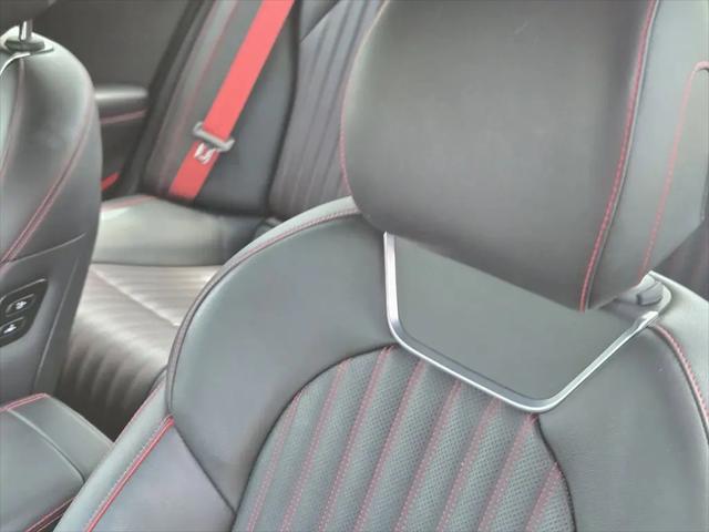 2023 Genesis G70 2.0T RWD