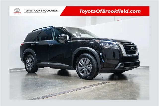 2024 Nissan Pathfinder SV 4WD for sale in Brookfield, WI