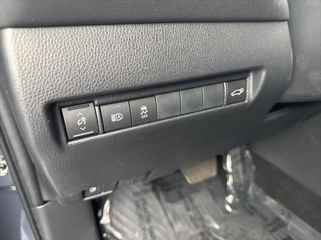 2023 Toyota Venza LE
