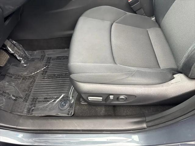 2023 Toyota Venza LE
