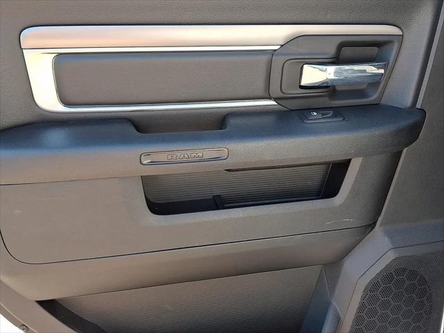 2024 Ram 1500 Classic Warlock Crew Cab 4x4 5'7" Box