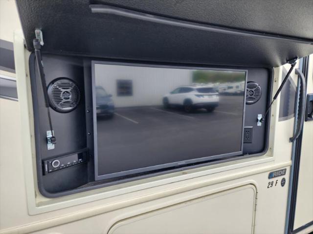 2021 Ford F-53 29F
